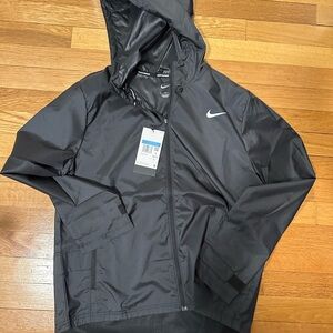 Nike Women’s Essential Jacket size medium NWT